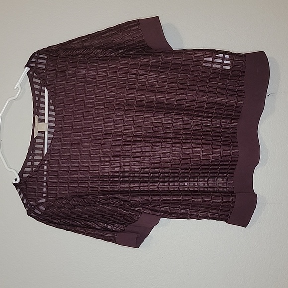 Banana Republic Women's Short Sleeve Burgandy top size M - Picture 2 of 5